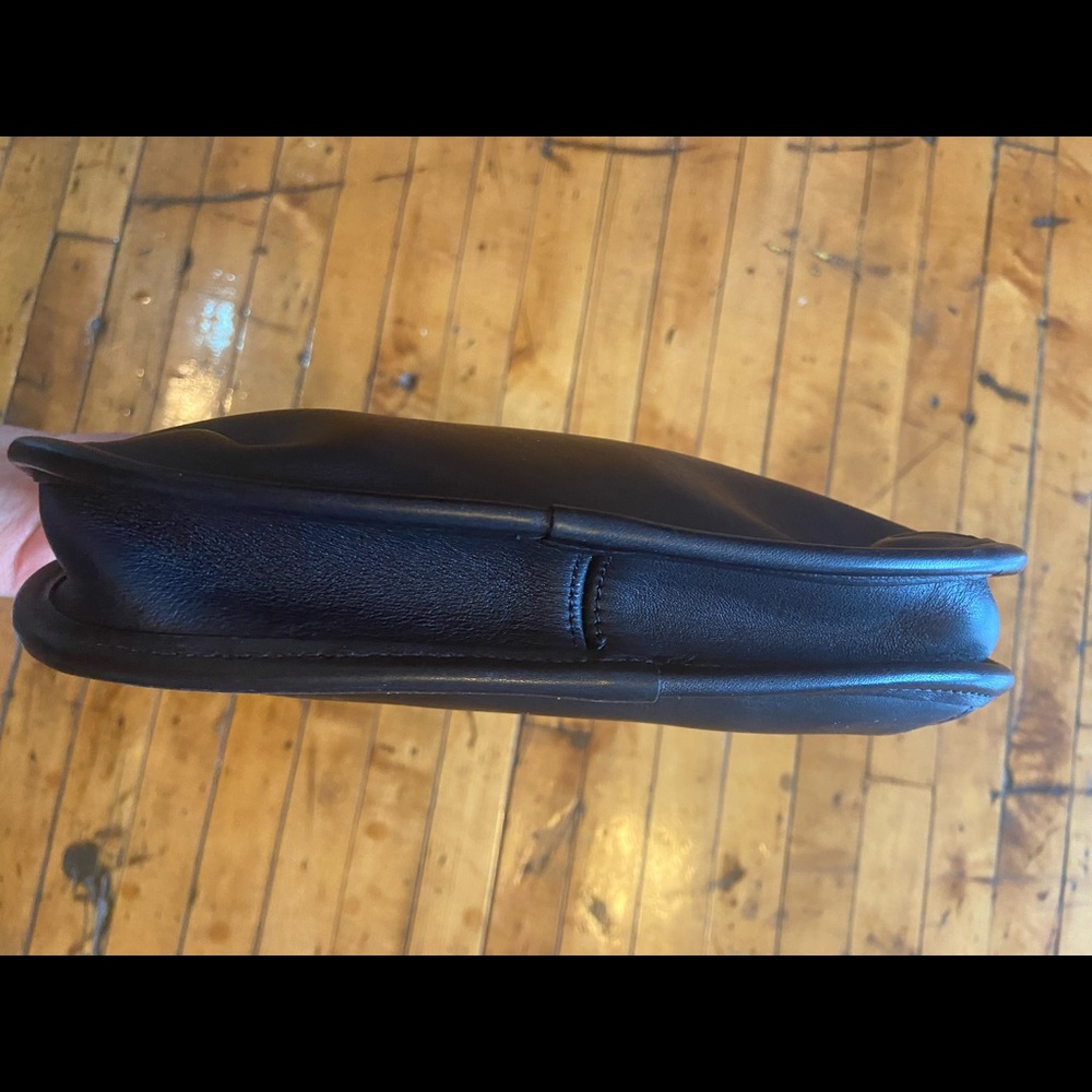 Like New Vintage Coach Shoulder Bag - Picture 5 of 6